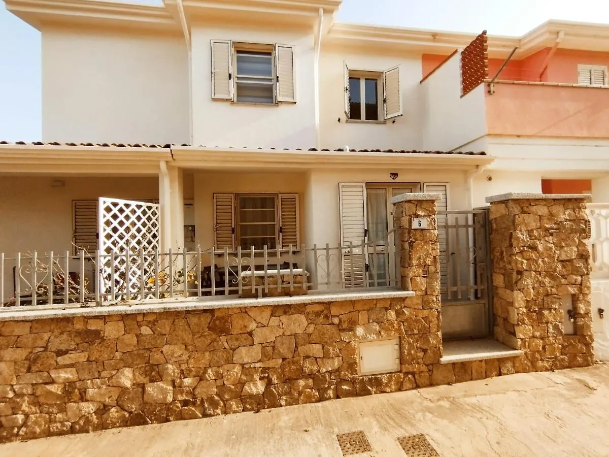 Summer Room- Fronte Spiaggia La Caletta